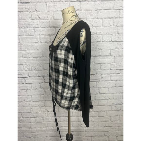 Venus Black and White Plaid Top With Peep Hole Shoulders - Picture 2 of 6